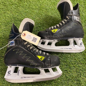 Intermediate Graf Supra 735 Hockey Skates Wide Width Size 5.5 (Used)