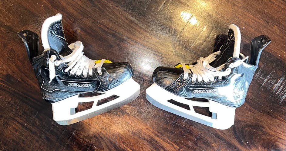 2024 Bauer M50 Pro Hockey Skates Size 3 EE (Used)