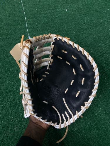 White Wilson A1000 RH First Base Softball Glove 12.5" (Used)