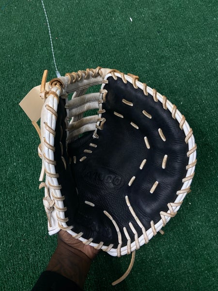 White Wilson A1000 RH First Base Softball Glove 12.5" (Used)