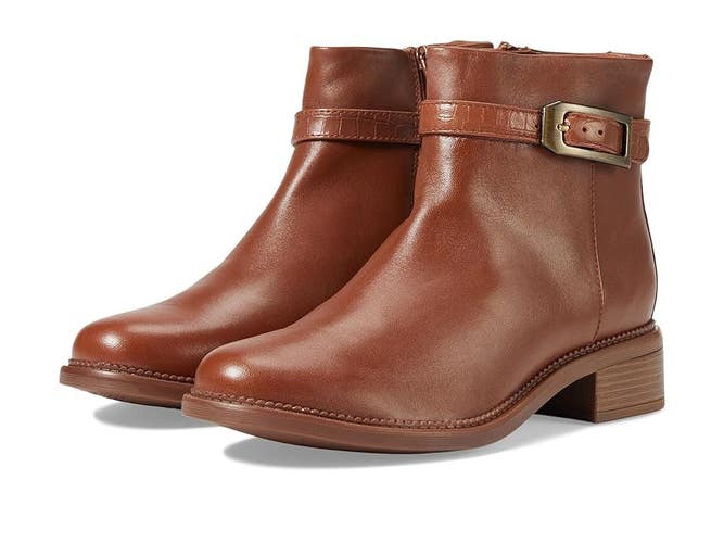 Clarks Maye Grace 26174350 Boots Womens 7 Brown Leather Round Toe Pull On TZP163