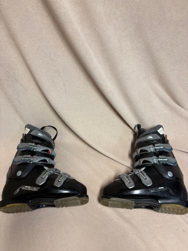 Mondo 26 & 26.5 Women's Salomon All Mountain Performa TF Ski Boots (Used)