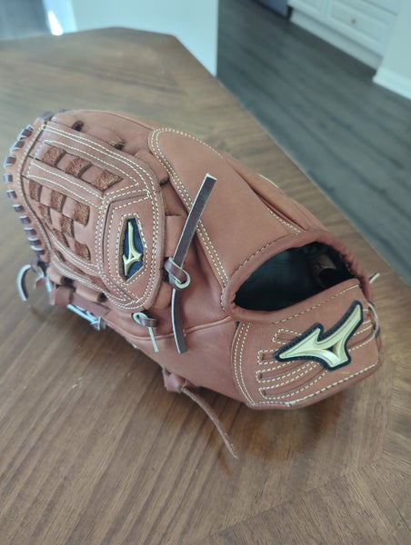 Pitcher's LH Mizuno Global Elite Baseball Glove 12" (New)
