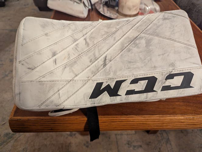 2022 CCM EFlex 5 Full Right (Used)