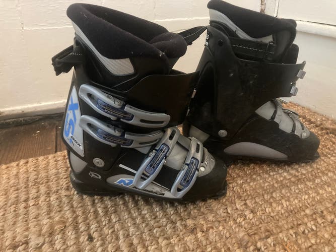 Mondo 25.5 Women's Nordica BSX All Mountain Ski Boots (Used)