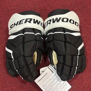 Pittsburg Penguins  Sher-Wood Rekker Morph 1 Gloves (New) Item#PITTO