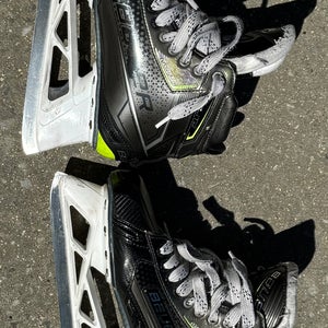 Bauer Elite Hockey Goalie Skates Wide Width 7.5 (Used)