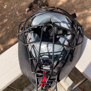 Defender FORCE3 TRADITIONAL DEFENDER MASK Catcher's Mask (Used)