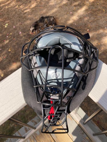 Defender FORCE3 TRADITIONAL DEFENDER MASK Catcher's Mask (Used)