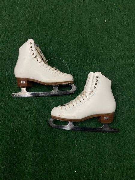 White Riedell Figure Skates Adult 5.5 (Used)