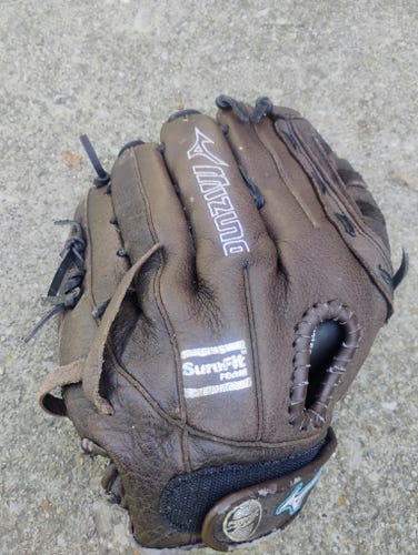 Mizuno RH Supreme Softball Glove 13" (Used)