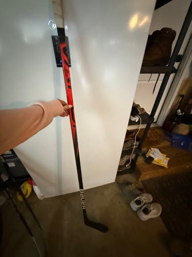 Junior Bauer Vapor FlyLite Left Hand Hockey Stick P88 (Used)