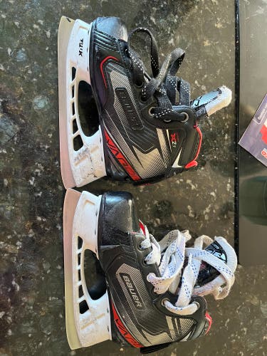 Bauer Vapor X2.7 Hockey Goalie Skates 13 (Used)