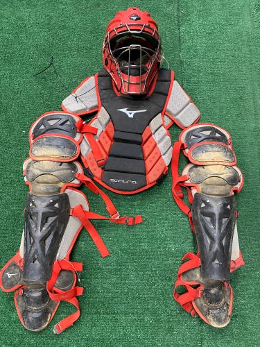 Adult Mizuno Samurai Catcher's Set (Used)