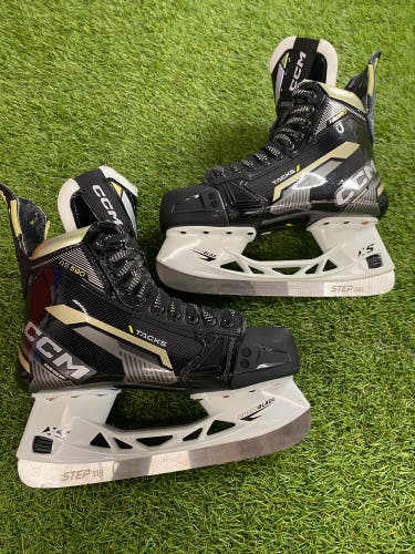 Intermediate CCM Tacks AS-590 Hockey Skates Wide Width 6 (New)