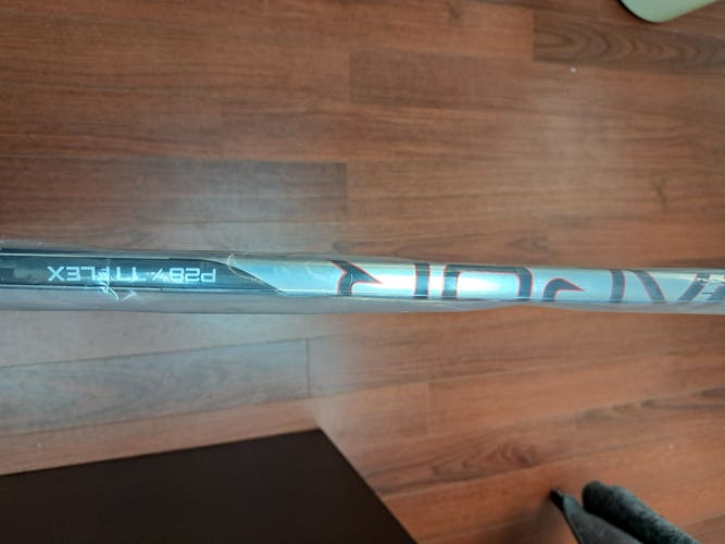 Senior Bauer Vapor Hyperlite 2 Left Hand Hockey Stick P28/ 77 FLEX (New)