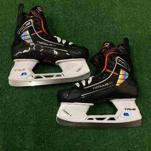 Senior True HZRDUS 9X Hockey Skates 8 (New)