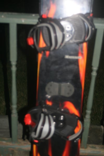 DBX 148cm Snowboard With Rage Medium Bindings