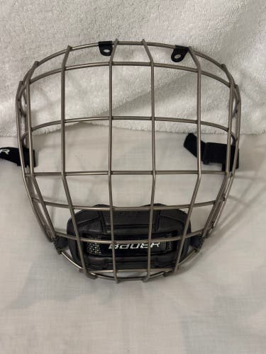 Bauer True Vision Profile III Ice Hockey Full Cage Face Mask Medium