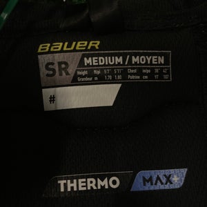 Medium Senior Bauer Supreme M5 Pro Shoulder Pads (Used)