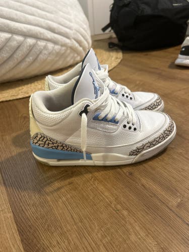 Unisex Size M 7.5 (W 8.5) Adult Air Jordan 3 Retro UNC Shoes (Used)