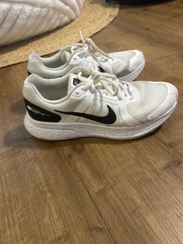 White Unisex Size M 8.0 (W 9.0) Adult Nike Run Swift 2.0 Shoes (Used)