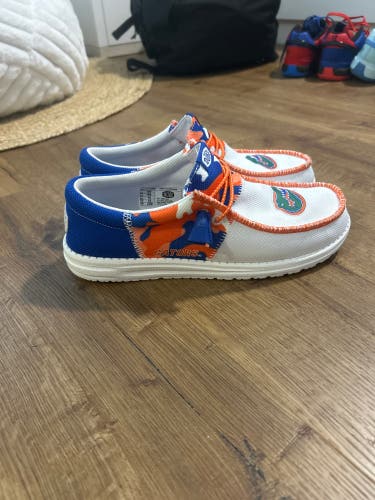 Unisex Size M 7.0 (W 8.0) Adult PE Florida Gators Hey Dude Wally (New)