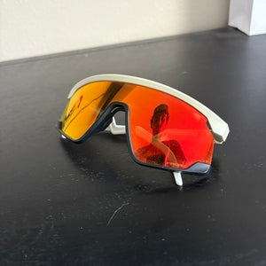 Men's Men's Adult One Size Fits All Oakley Sunglasses (New)