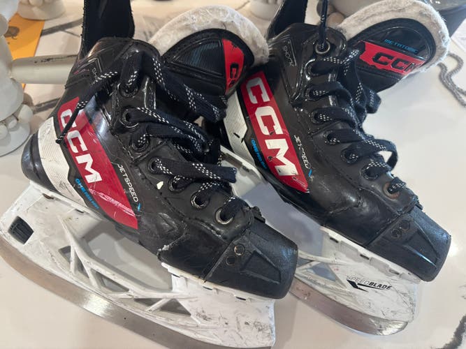 CCM JetSpeed Shock (SMU) Hockey Skates Size 1.5 (Used)