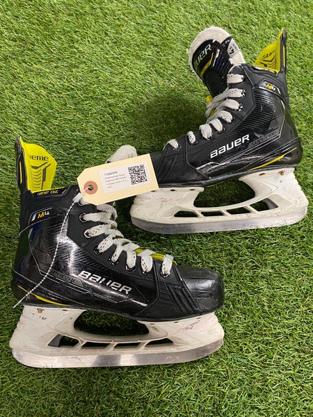 Intermediate Bauer Supreme M4 Hockey Skates Size 4.5 (Used)