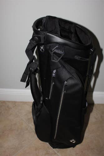 NEW TAYLORMADE VESSEL LUX LITE STAND BAG - BLACK - LOST TREE CLUB - PALM BEACH