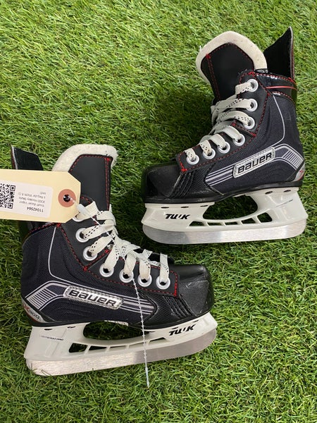 Youth Bauer Vapor X300 Hockey Skates Regular Width 8 (Used)
