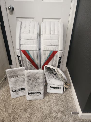 37" Vaughn Ve8 Pro Carbon Regular Goalie Full Set Pro Stock (Used)