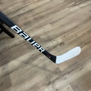 Intermediate Bauer Vapor X4 Left Hand Hockey Stick P92 (Used)