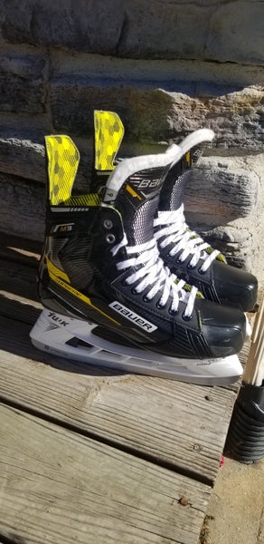 2024 Bauer Supreme M3 Hockey Skates Regular Width 9 (Used)