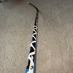 Junior True XC7 ACF Right Handed Hockey Stick TC2 (Used)
