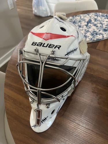 Senior Large Bauer 930 Goalie Mask (Used)