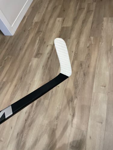 Intermediate CCM Left Hand Hockey Stick P29