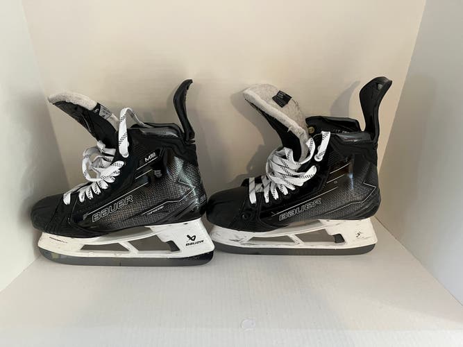 2024 Bauer Supreme M50 Pro Hockey Skates Wide Width 9 (Used)
