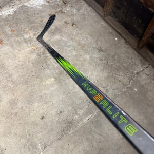 Senior Bauer Vapor Hyperlite 2 Right Handed Hockey Stick P92 (Used)