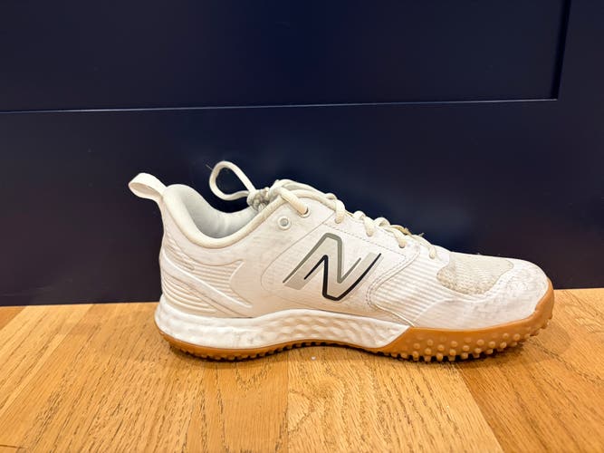 White Men's Size M 8.5 (W 9.5) Adult New Balance Shoes (Used)