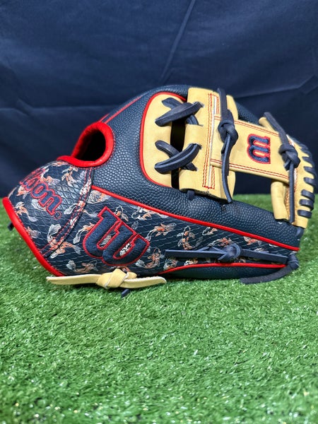 2025 Wilson A2000 1786 Animal Series LE Ozzie Albies Koi 11.5" RH Infield Baseball Glove (New)
