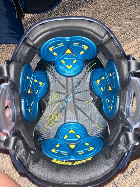 Medium Bauer Re-Akt 150 Helmet (Used)