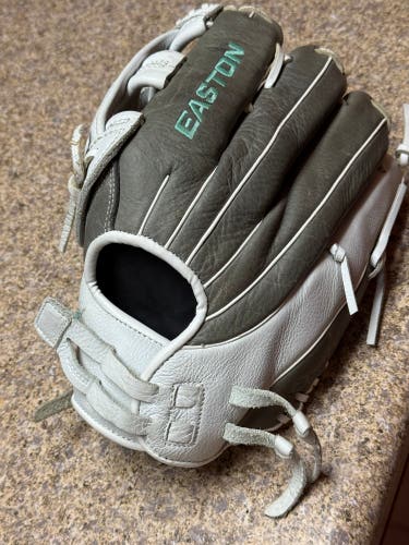 Easton LH Outfield Softball Glove 13" (Used)
