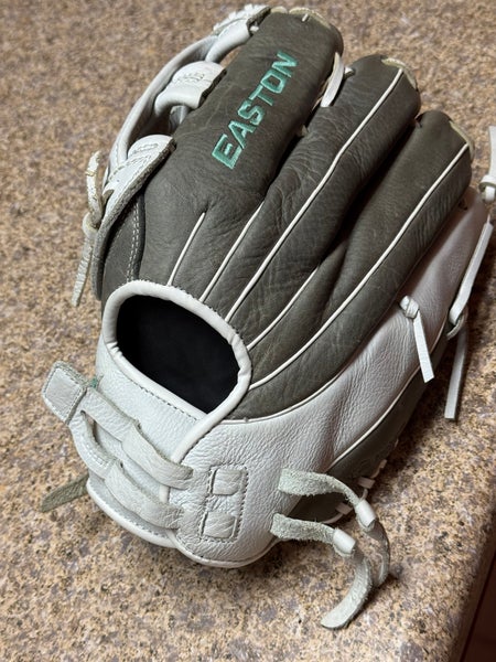 Easton LH Outfield Softball Glove 13" (Used)