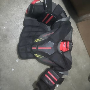 Small Bauer Vapor Hyperlite 2 Goalie Chest Protector (Used)