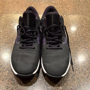 Men's Size M 8.5 (W 9.5) Nike Shoes (Used)