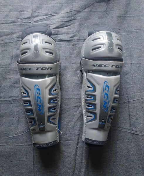 Junior CCM Vector 13" Shin Pads (Used)
