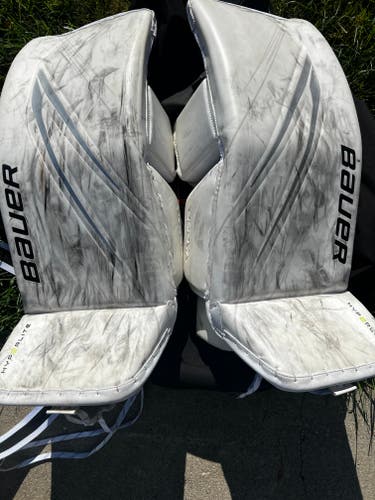 XS Bauer Hyperlite 2 Goalie Leg Pads (Used)