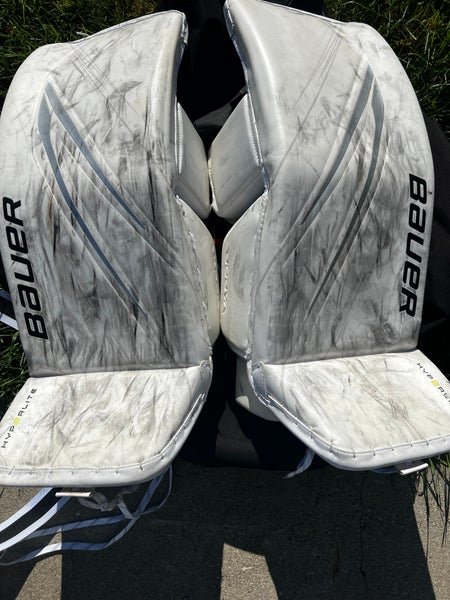 XS Bauer Hyperlite 2 Goalie Leg Pads (Used)